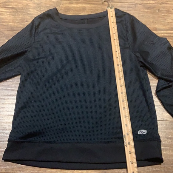 Fabletics black mesh split back workout top - Picture 5 of 7